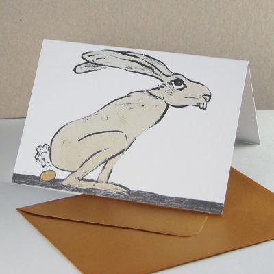 Hase legt ein goldenes Ei - Künstler-Osterkarte mit goldenem Umschlag