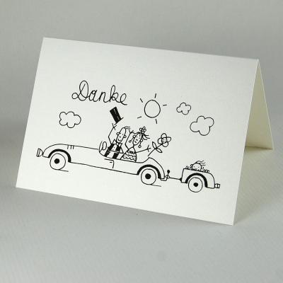witzige Hochzeitskarte zum Bedanken: Brautpaar und Baby im Auto