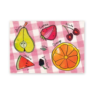 Postkarte mit Obst: Melonenkern & Erdbeerrot