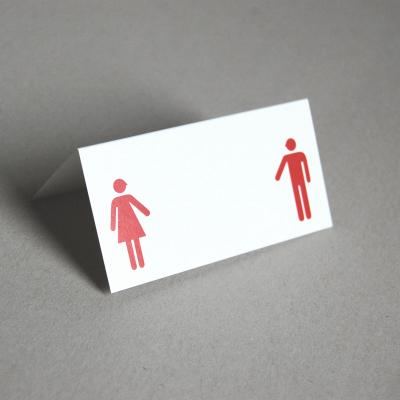 rot gedruckte Tischkarte: Mann und Frau