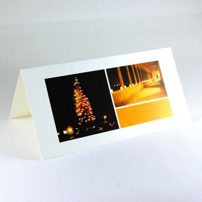Weihnachtskarte: Weihnachtsbaum und Lichterweg