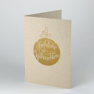 graue Recycling-Weihnachtskarte mit goldener Weihnachtsbaumkugel und Kalligrafie