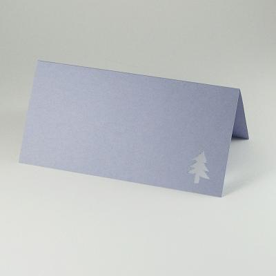 fliederblaue Weihnachtskarte: ein gestanzter Baum (GmundColors44 200g/qm)