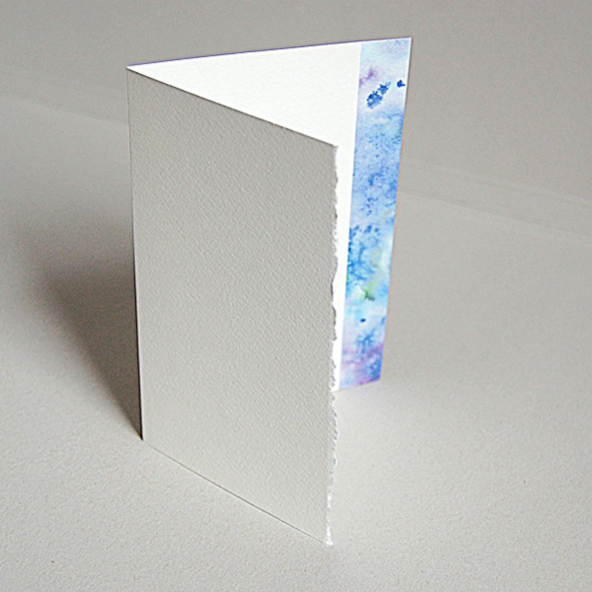 edle Weihnachtskarte mit Rißkante: blauer Eisrand