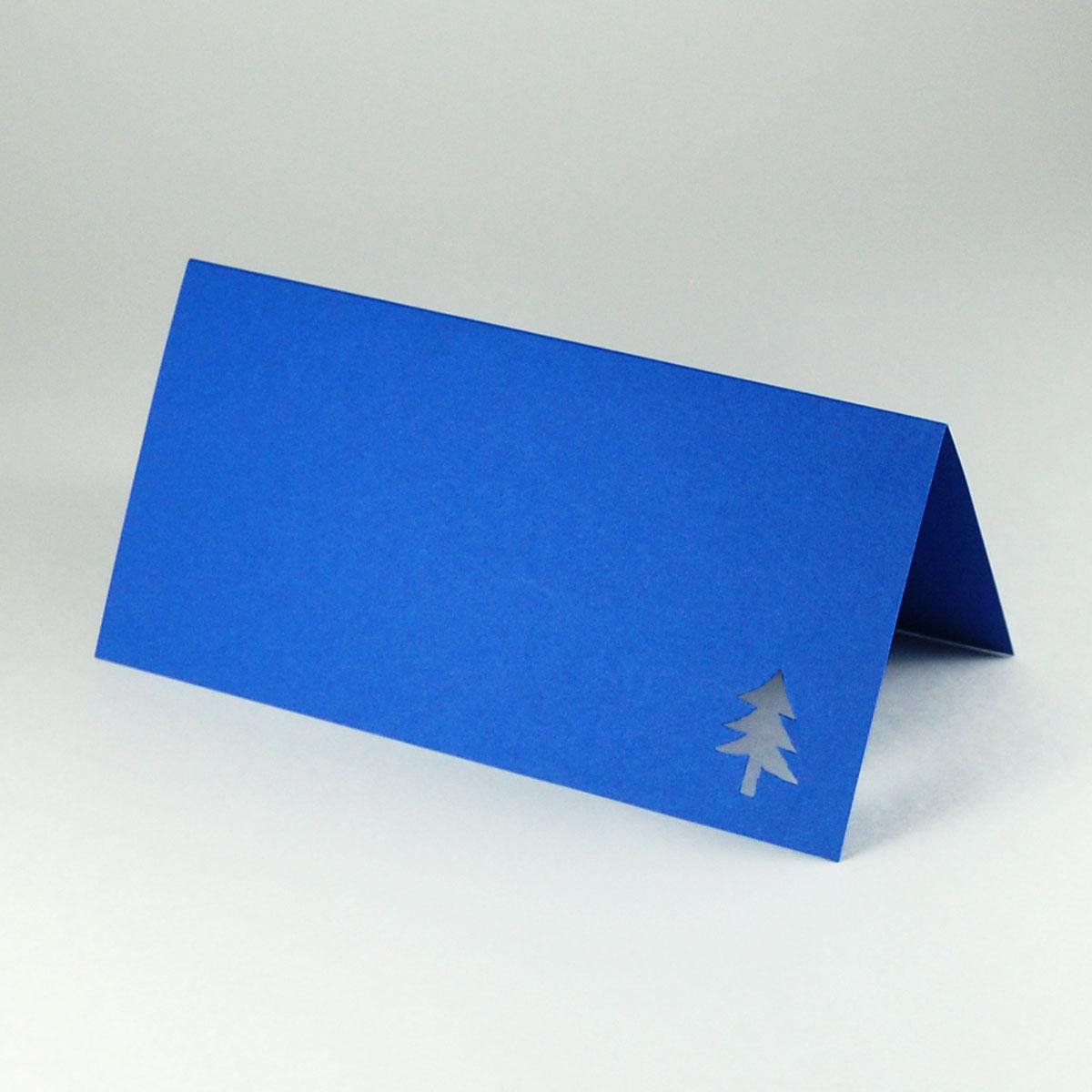 blaue Weihnachtskarte: ein gestanzter Baum (GmundColors57 200g/qm)