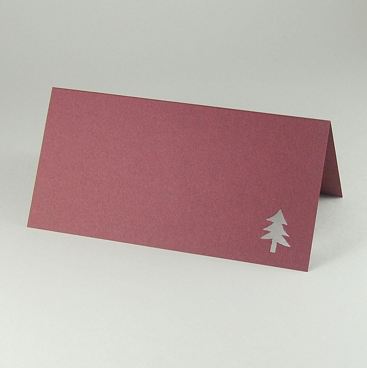 brombeerfarbene Weihnachtskarte: ein gestanzter Baum (GmundColors4 200g/qm)