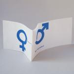 Design-Hochzeitseinladung: Wir heiraten!  (blauer Druck auf Pergament)